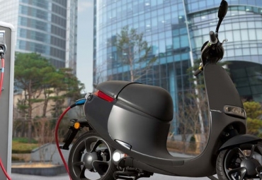 How Electric Vehicles Rev Up Business Opportunities